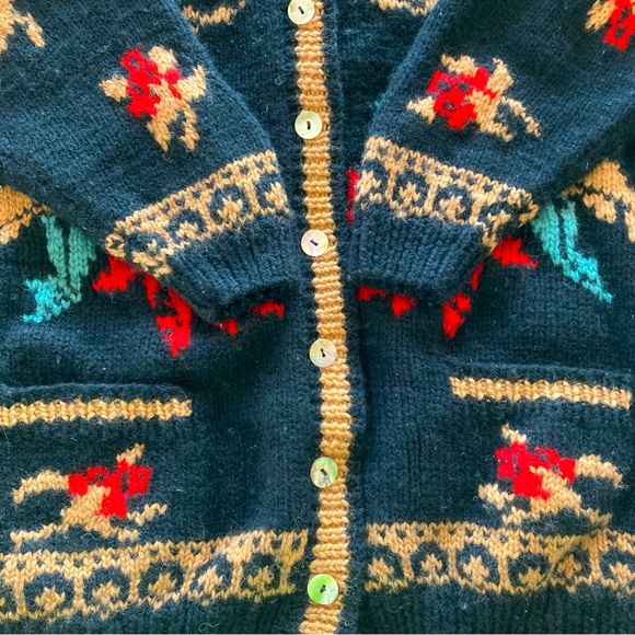 Vintage Chunky Hand Knit Classic Sweater Genuine Abalone Buttons❣️ - Picture 3 of 16